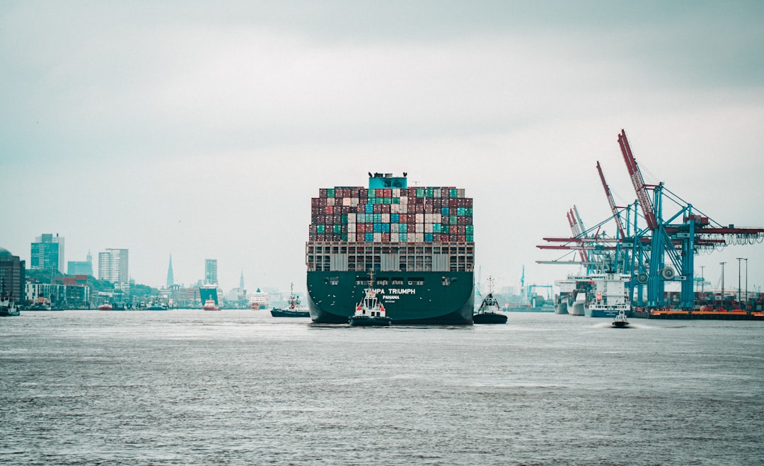 Container Security: Best Practices Mengamankan Docker dan Kubernetes